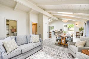 Pet-Friendly Buxton Home w/ Balcony, 2 Mi to Beach