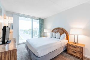 Apartment room in Bay Club Resort