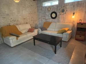 Maisons de vacances Les Gites de La Pellerie - 20 personnes - piscines interieure & exterieure et Jacuzzi - 3 gites : photos des chambres