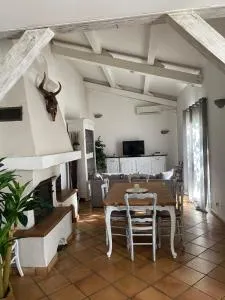 Maison dans village calme - Raphèle