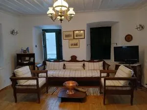 Zazani traditional house - Спеце