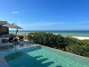 Espectacular casa frente al mar, incluye cocinera, mozo y alberca con calefaccion - Chelem