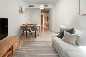 Amazing 2-bedroom apartment with free parking