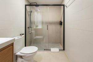 Amazing 2-bedroom apartment with free parking