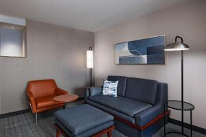 King Room with Sofa Bed room in Courtyard by Marriott Boise West/Meridian