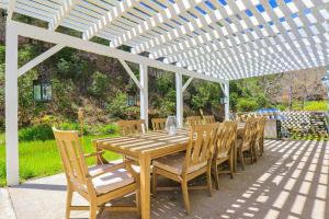 Spacious Murphy Home with Game Room and Fire Pit!