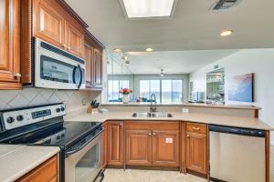 Oceanfront Destin Condo with Pool and Beach Access