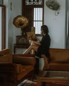 Bloomsbury Bungalow by Lavish Tour Bliss - Madapata