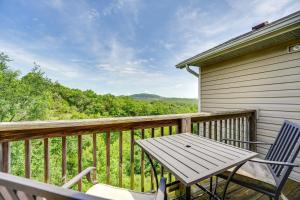 Mtn-View Gem with Hot Tub Access Branson Condo