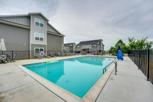 Mtn-View Gem with Hot Tub Access Branson Condo