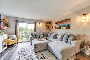 Mtn-View Gem with Hot Tub Access Branson Condo