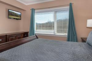 Venus Lodges 143 by Stony Brook Cabins