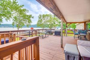 Lakefront Cabin in Jay with Deck, Views and Boat Ramp!