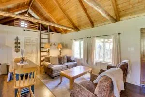 Hilltop Cabin Retreat by Lake Koocanusa! - Trego