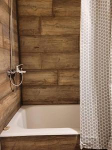 Cálido estudio en Almagro. Zona Hospital Italiano.