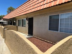 Lovely 1bed,1bath condo with free parking