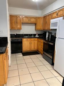 Lovely 1bed,1bath condo with free parking