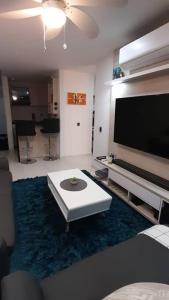 Apto Moderno 3 Habitaciones, SiempreAgua, Central, Aire Acondicionado, Piscina, Parking