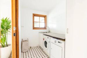 Blissful Lakefront Pool & Oasis