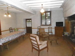 Maison familiale avec jardin clos, proche des activités et loisirs, internet inclus - FR-1-410-129