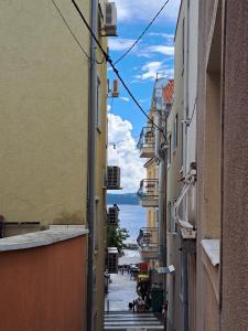 Apartments by the sea Selce, Crikvenica - 22935 