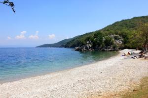 Apartments with a parking space Porozina, Cres - 23050 