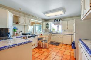 Sunroom + Sauna! Mtn-View Prescott Valley Home