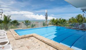 Sunshine 503 Beautiful SeaView 2Beds2bath w AC front Beach