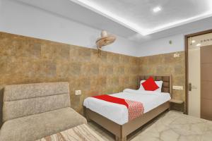 Super Hotel O Sada Shiv Guest House