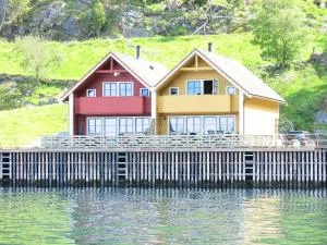 Fjordhytte-16 direkt am Sognefjord in Bjordal, mit mietbaren 9,9 PS bis 60 PS Motorbooten - Kyrkjebø