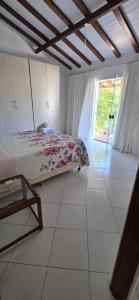 Casa Beija Flor - 03 quartos com suíte, piscina e área de churrasco, luxo totalmente privativa