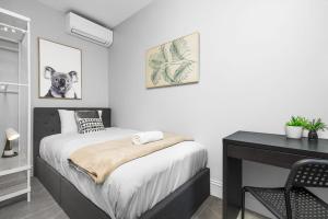Luxe Single Room - AC - Next to Central Station - Nearby Most Sydney Hot Spots - Shared Bathroom