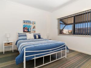 Giggles Beach House in Silver Sands