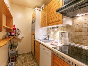 Appartement tout équipé avec balcon et garage, à 10min des commerces, navette gratuite. - FR-1-694-349