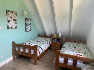 Maisons de vacances Maison Enfants Bienvenue, a 100m Plage, Jardin, WiFi, Parking, Terrasse & Equipements Complets - FR-1-465-113 : photos des chambres