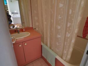 Studio cabine climatisé en front de mer avec WIFI - FR-1-472A-305