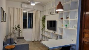 Lindo Apartamento Copacabana 1 quadra da praia