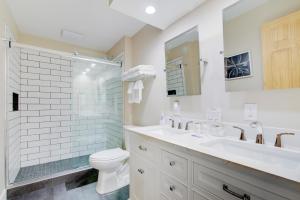 Walk to Tuttle Creek Lake Secluded Scenic Retreat