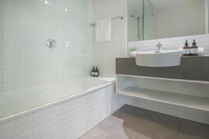 325 Harbour Lights with Garden View