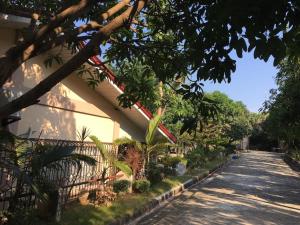 The poolhouse at McKirdys mango farm