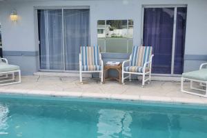 Entire home with pool & beach 5 min away!