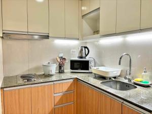 Staycation near the Airport