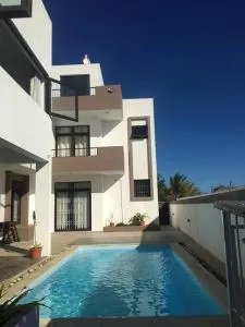 4-Bedroom Luxury house with Pool and A/C - 格兰高伯