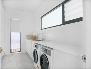 Private Coastal Oasis - Long Jetty