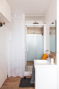 Sejours chez l'habitant Chambre avec sa salle de de bain privative : photos des chambres