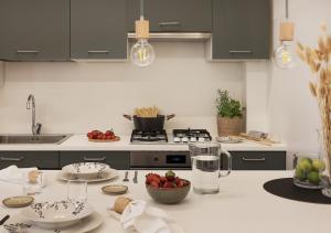 Exclusive Green Apartment - City Center - Como - Near Station