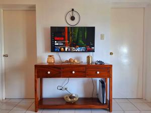 2BR Condo in Tagaytay I Lake View I Fast Wifi I Free Parking