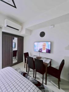 11F Studio Inspiria Tower, Central location