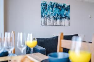 "Eastville Court Rhyl" by Greenstay Serviced Accommodation - A Cosy 2 Bedroom Bungalow with Parking, Dog Friendly, Close To Beaches, Shops & Restaurants - Ideal for Families, Friends, Couples & Business Travellers