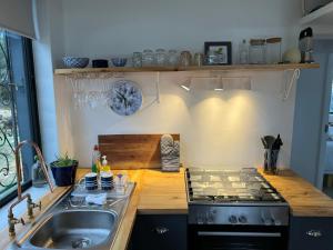 Featherstone View Cottage